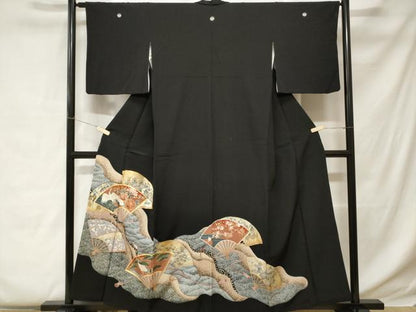 平和屋着物■豪華黒留袖　駒刺繍　流水扇面飛鶴花文　暈し染め　金彩　正絹　逸品　CABC0559ev
