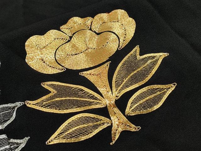 平和屋着物▼豪華黒留袖　駒刺繍　草花文　正絹　逸品　CABC1549th