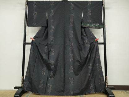 平和屋着物●本場大島紬 網目花唐草文 反端付き 正絹 逸品 CABC2186ut