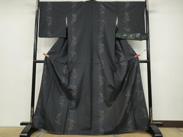 平和屋着物●本場大島紬 網目花唐草文 反端付き 正絹 逸品 CABC2186ut