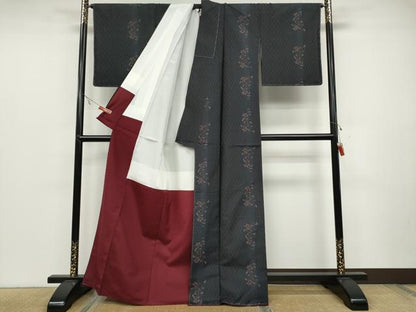 平和屋着物●本場大島紬 網目花唐草文 反端付き 正絹 逸品 CABC2186ut