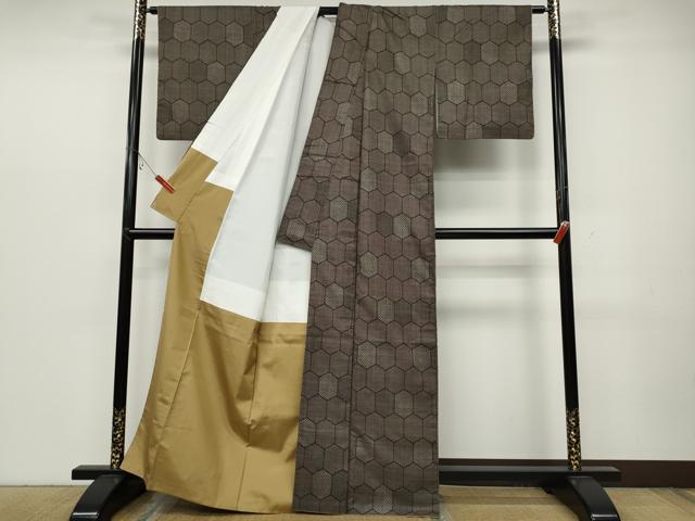 平和屋着物●本場大島紬 9マルキ 亀甲文 正絹 逸品 CABC2225ut