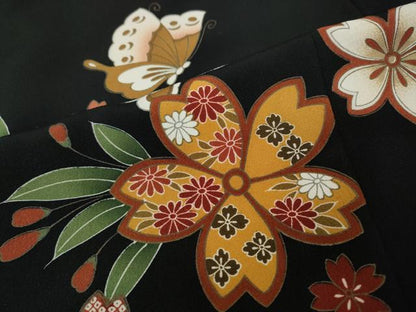 平和屋着物●豪華振袖 雪芝花蝶文 黒地 正絹 逸品 CABC2232ut