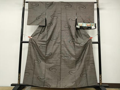 平和屋着物●本場大島紬 9マルキ 泥染め 流水文 株式会社山下織物謹製 証紙付き 正絹 逸品 CABC2236ut