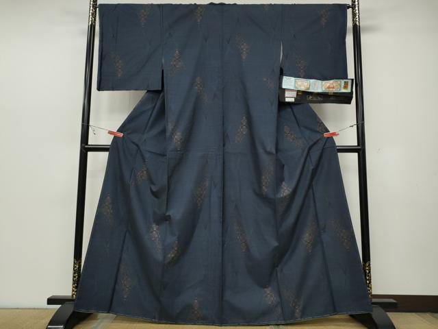 平和屋着物●本場大島紬 9マルキ 泥染め 菱花文 久野織物謹製 証紙付き 正絹 逸品 未使用 CABC2237ut
