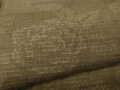 平和屋着物●結城紬 80亀甲 エ霞舞花文 さが美扱い 正絹 逸品 未使用 CABC2396ut