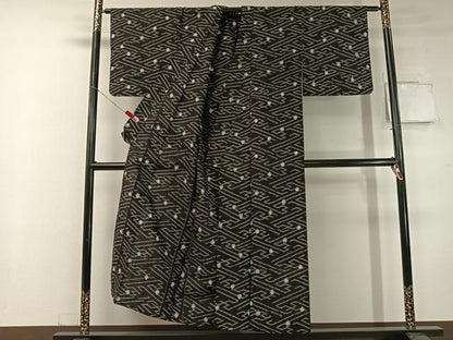 平和屋着物●久留米絣 単衣 紗綾型あられ文 黒地 綿 逸品 CABC2622vp