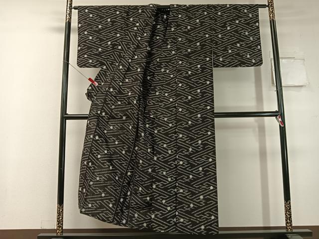 平和屋着物●久留米絣 単衣 紗綾型あられ文 黒地 綿 逸品 CABC2622vp