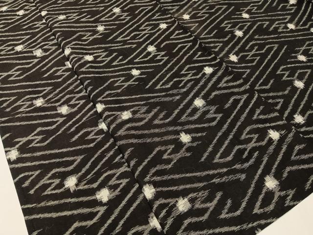 平和屋着物●久留米絣 単衣 紗綾型あられ文 黒地 綿 逸品 CABC2622vp