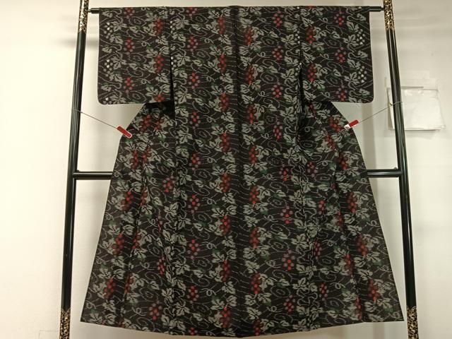 平和屋着物●久留米絣 単衣 葡萄蔦の葉文 黒地 綿 逸品 未使用 CABC2625vp