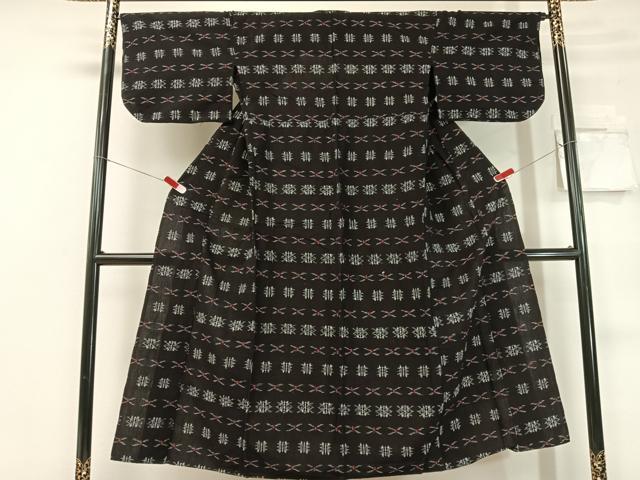 平和屋着物▽本場琉球絣 綿琉球 単衣 黒地 綿 逸品 CABC2631vp