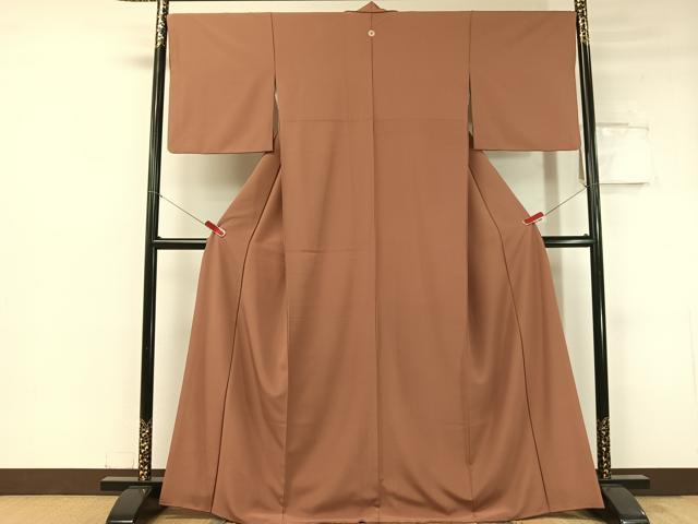 平和屋着物●洗える最高級着物 ＜英＞はなぶさ謹製 色無地 赭色 鬼しぼ縮緬 CABC2652vp