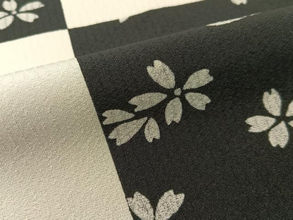 平和屋着物●上質な小紋 市松舞桜 正絹 逸品 CABC2663vp
