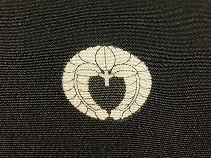 平和屋着物●創業460年・千總 黒留袖 駒刺繍 束ね熨斗吉祥花文 金彩 三越扱い 正絹 逸品 CABC2739vp