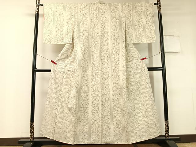 平和屋着物●本場大島紬 白大島 9マルキ 唐草間道 正絹 逸品 未使用 CABC2747vp