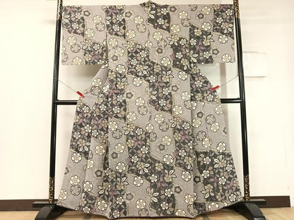 平和屋着物●上質な小紋 型染め 変わり市松花文 鬼しぼ縮緬 正絹 逸品 CABC2752vp