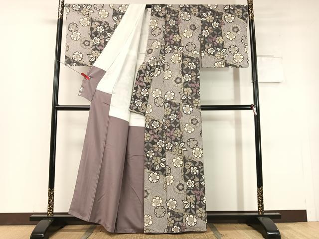 平和屋着物●上質な小紋 型染め 変わり市松花文 鬼しぼ縮緬 正絹 逸品 CABC2752vp