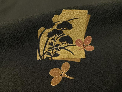 平和屋着物●ファッションデザイナー 花井幸子 訪問着 駒刺繍 破れ色紙花文 黒地 金彩 正絹 逸品 CABC2769vp
