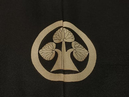 平和屋着物∞男性　長羽織　黒紋付　羽裏：動物文　正絹　逸品　CABC3176ua