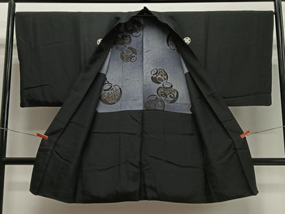 平和屋着物∞男性　長羽織　黒紋付　羽裏：陶器文　正絹　逸品　CABC3177ua