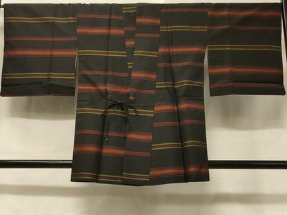 平和屋着物＃道中着　紬地　横段文　黒地　やまと誂製　正絹　逸品　CABC5064in