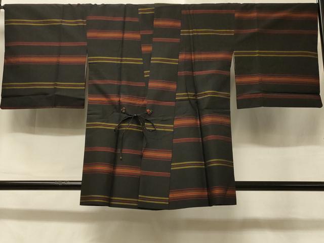 平和屋着物＃道中着　紬地　横段文　黒地　やまと誂製　正絹　逸品　CABC5064in