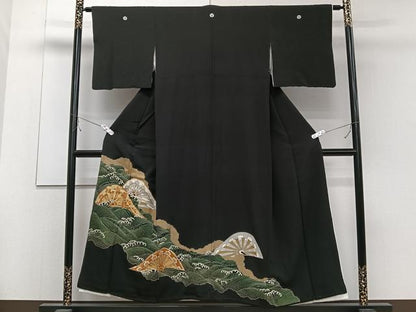 平和屋着物■豪華黒留袖　駒刺繍　立波片輪車文　金彩　正絹　逸品　CABC5953xi