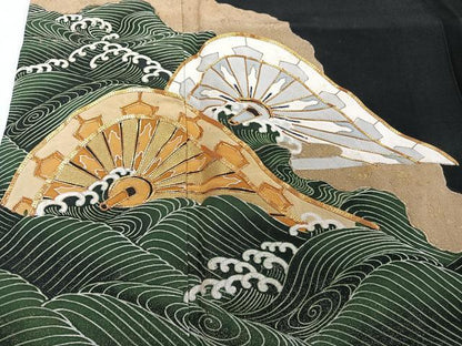 平和屋着物■豪華黒留袖　駒刺繍　立波片輪車文　金彩　正絹　逸品　CABC5953xi