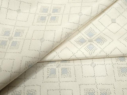 平和屋着物●本場大島紬 白大島 菱繋ぎ吉祥文 正絹 逸品 CABC6461yc