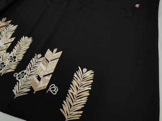 平和屋着物●豪華黒留袖 作家物 駒刺繍 矢羽吉祥花松葉文 金彩 正絹 逸品 CABC6498yc