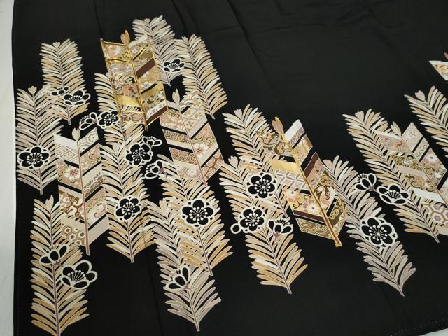 平和屋着物●豪華黒留袖 作家物 駒刺繍 矢羽吉祥花松葉文 金彩 正絹 逸品 CABC6498yc