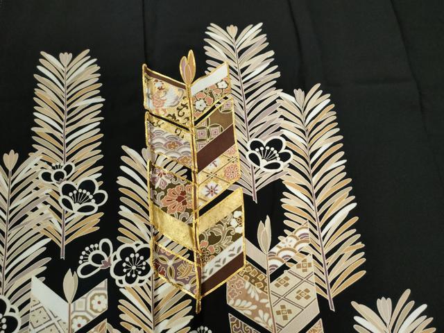 平和屋着物●豪華黒留袖 作家物 駒刺繍 矢羽吉祥花松葉文 金彩 正絹 逸品 CABC6498yc