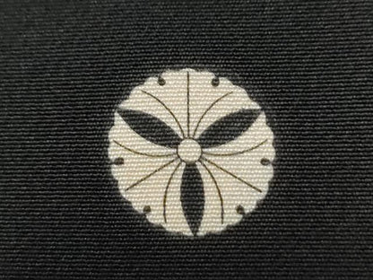 平和屋着物●豪華黒留袖 作家物 駒刺繍 矢羽吉祥花松葉文 金彩 正絹 逸品 CABC6498yc