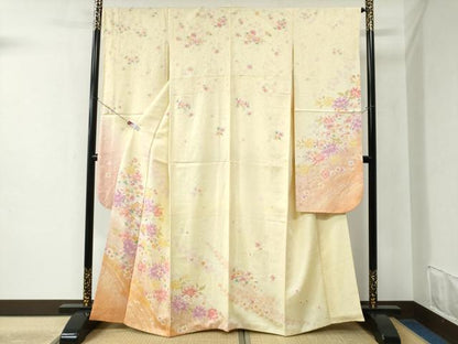 平和屋着物●豪華振袖 駒刺繍 舞花文 暈し染め 銀通し地 鈴乃屋扱い 正絹 逸品 CABC6505yc
