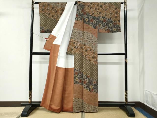 平和屋着物●訪問着 作家物 型染め 遠州椿 吉祥菊唐草文 鬼しぼ縮緬 正絹 逸品 CABC6513yc