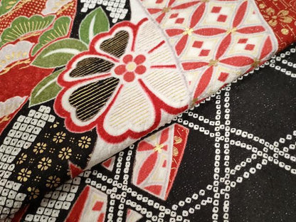 平和屋着物●豪華振袖　駒刺繍　絞り　熨斗籬花唐草文　黒地　金通し地　やまと誂製　正絹　逸品　CABC6666yc