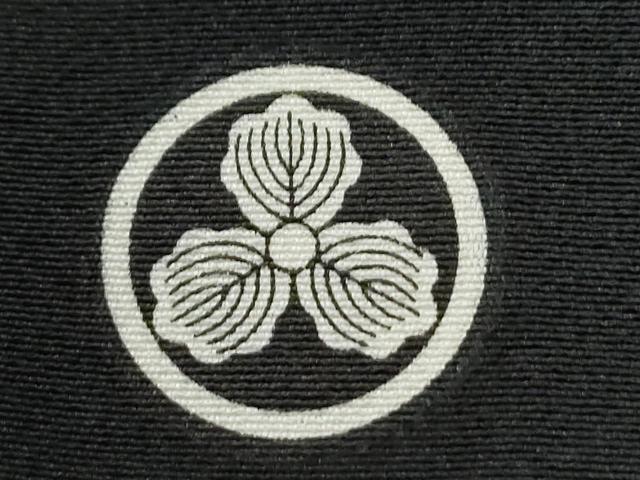 平和屋着物●豪華黒留袖　作家物　駒刺繍　貝桶更紗花唐草文　金彩　正絹　逸品　CABC6690yc
