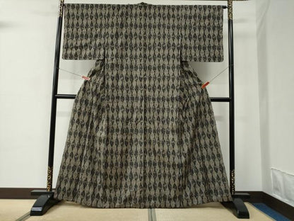 平和屋着物●本場大島紬　9マルキ　立涌笹竹文　正絹　逸品　CABC6691yc
