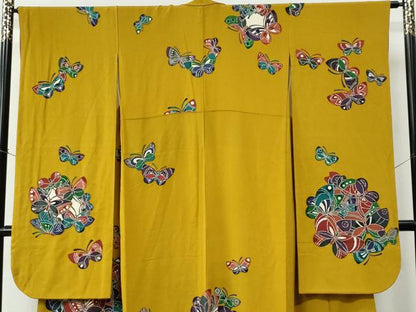 平和屋着物●豪華振袖　作家物　型染め　舞蝶文　鬼しぼ縮緬　正絹　逸品　CABC6710yc