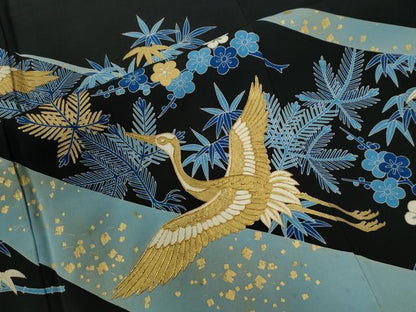 平和屋着物●人間国宝　五代　田畑喜八　黒留袖　駒刺繍　飛鶴松竹梅　金彩　正絹　逸品　CABC6779yc