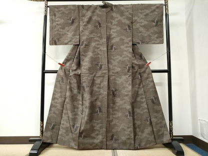 平和屋着物●本場大島紬　9マルキ　雲取り飛鶴文　正絹　逸品　CABC6783yc