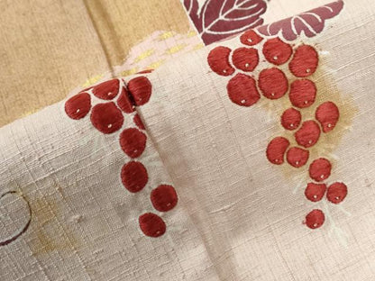 平和屋着物●訪問着　紬地　駒刺繍　色紙吉祥葡萄蔦の葉文　金彩　正絹　逸品　CABC6790yc