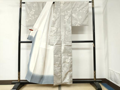 平和屋着物●本場大島紬　白大島　9マルキ　更紗花唐草文　正絹　逸品　CABC6822yc