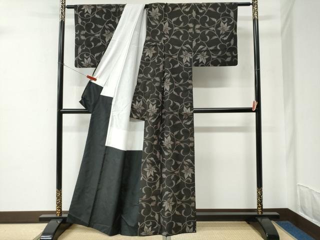 平和屋着物●本場大島紬　7マルキ　唐草文　正絹　逸品　CABC6825yc