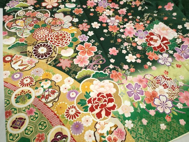 平和屋着物●豪華振袖　駒刺繍　雪輪毬牡丹花文　暈し染め　金彩　正絹　逸品　CABC6864yc