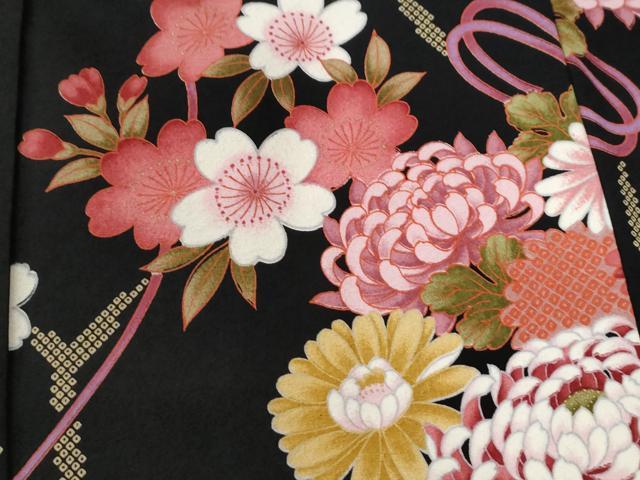 平和屋着物●豪華振袖　乱菊草花文　黒地　金彩　正絹　逸品　CABC6865yc