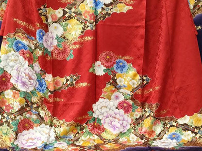 平和屋着物●豪華振袖　刺繍　天井牡丹花文　ラメ糸　暈し染め　金彩　仮絵羽　逸品　未使用　CABC6919yc