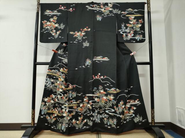 平和屋着物●訪問着　駒刺繍　籬草花文　黒地　金彩　正絹　逸品　CABC6960yc