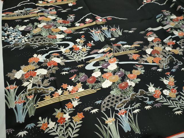 平和屋着物●訪問着　駒刺繍　籬草花文　黒地　金彩　正絹　逸品　CABC6960yc