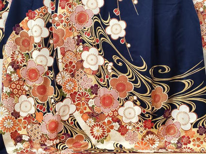 平和屋着物●豪華振袖　駒刺繍　吉祥梅文　金彩　正絹　逸品　CABC7044yc
